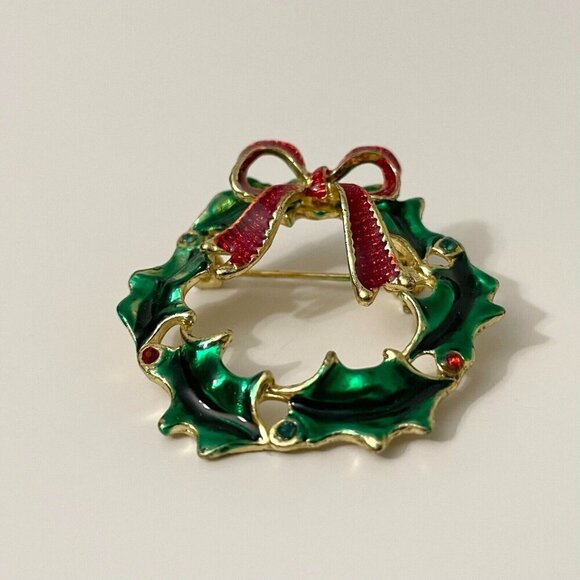 Vintage Christmas Holly Wreath Brooch Pin - Picture 4 of 15